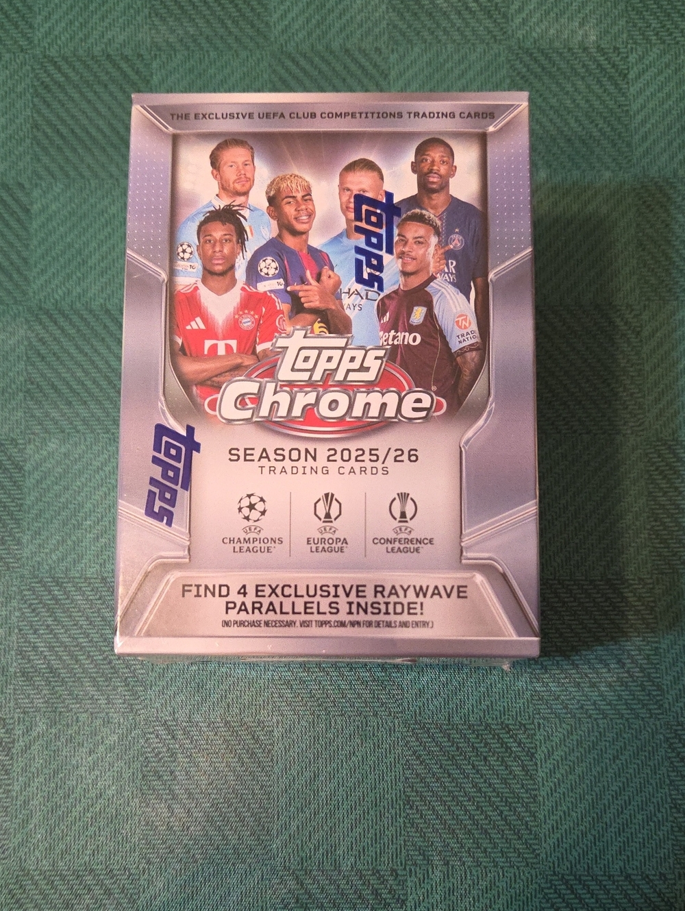 Topps Chrome Trading Card Box - Silver, Blue, Red